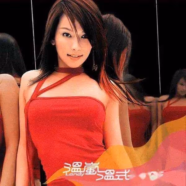 42歲電臀天后內地商演,面部僵硬認不出,與觀眾互動尷尬無人回應