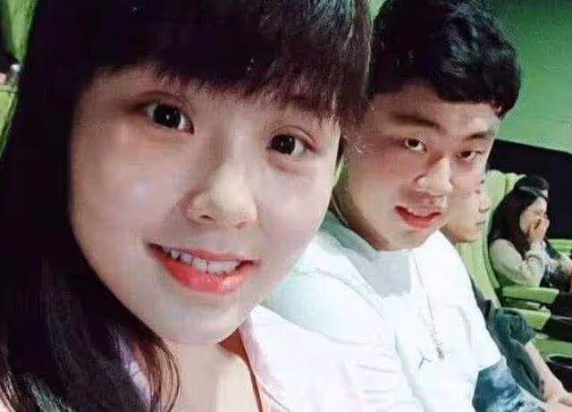 深圳輸球難掩一人高光!220CM高塔轟11+4,女友為李月汝十分恩愛