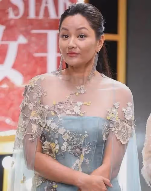 昔日又美又颯的「謀女郎」瞿穎,如今51歲,變得發福「不敢認」