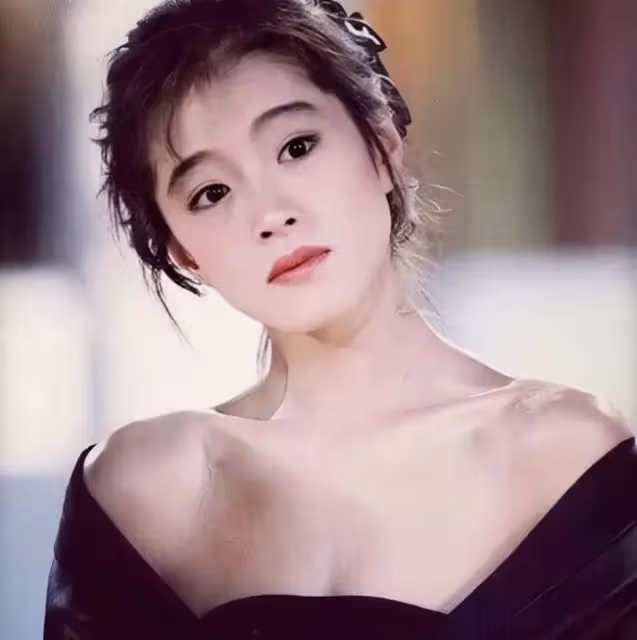 日本昭和第一歌姬,擁有絕美臉蛋,卻被渣男傷到「失聯」