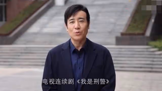 40歲馬蘇哈爾濱拍戲被凍傻，站冰柱下神情呆滯，被群眾圍觀人氣高