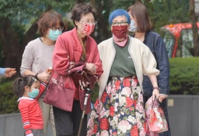 庾澄慶老母90歲大壽,婆媳相處融洽破不和傳聞,伊能靜兒子沒露面