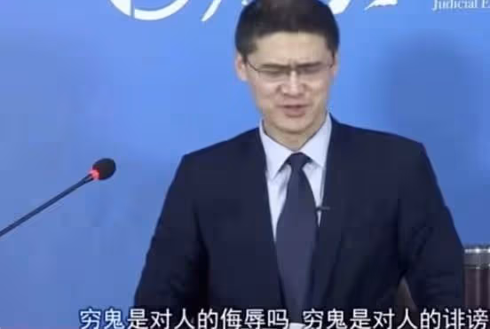 憑「法外狂徒張三」爆紅，卻因一條微博退網，羅翔到底得罪了誰？