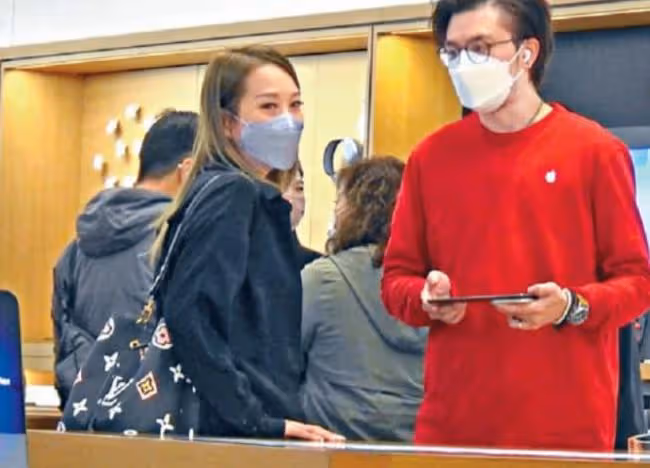 43歲港姐本月移居國外!已推掉數十萬演出邀約,坦言:沒東西留戀