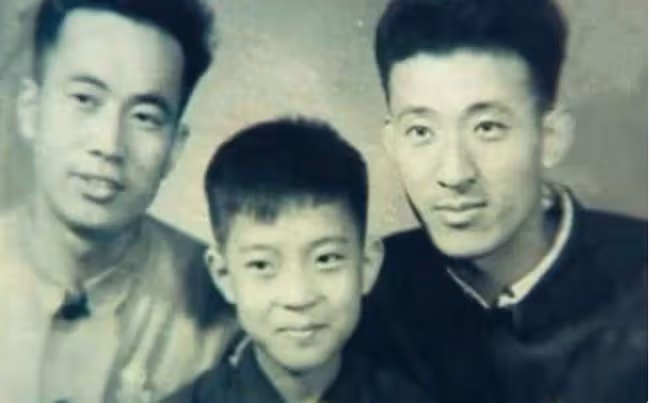 58歲丟官離婚，71歲晚景淒涼，離開馮鞏後，牛群怎麼混成這樣了？