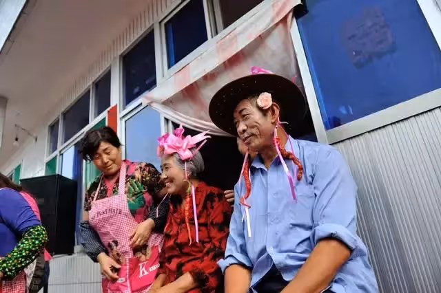 親家要求兒子倒插門,老母親樂得合不攏嘴,直呼還有這等好事