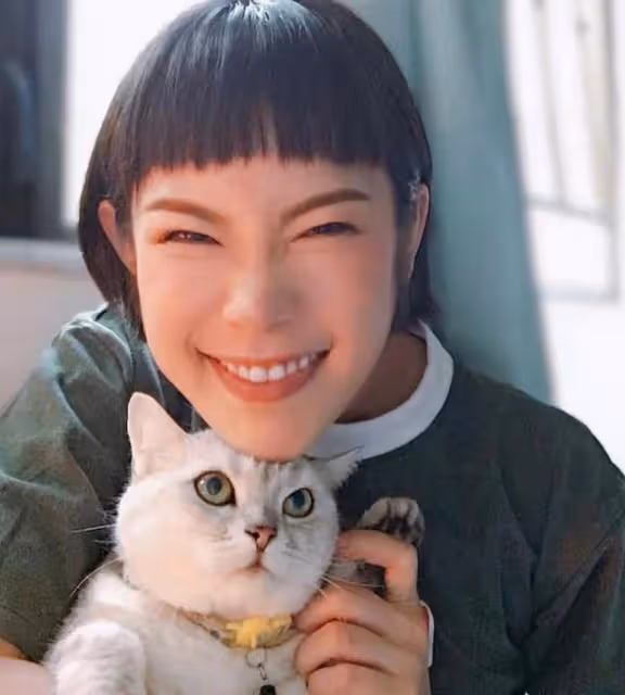 期待！37歲香港女星將回歸幕前，放下明星光環繼續兼職保安工作