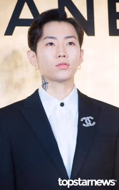 朴宰范退休?泫雅懷孕?朴娜萊戀情?SM冬季專輯?朴信惠結婚?