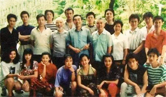 王志文為什麼交往的都是女神級明星,而且還一個比一個漂亮