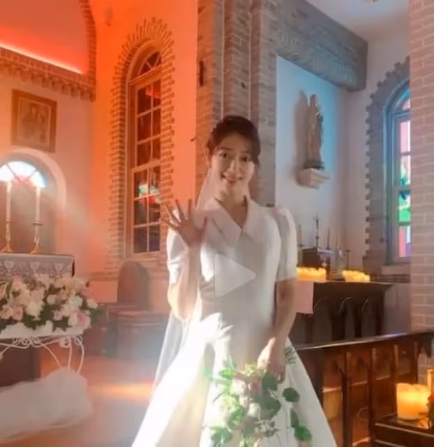 朴信惠崔泰俊22日舉行婚禮,喜帖曝光!粉絲送祝福並大讚最美孕婦