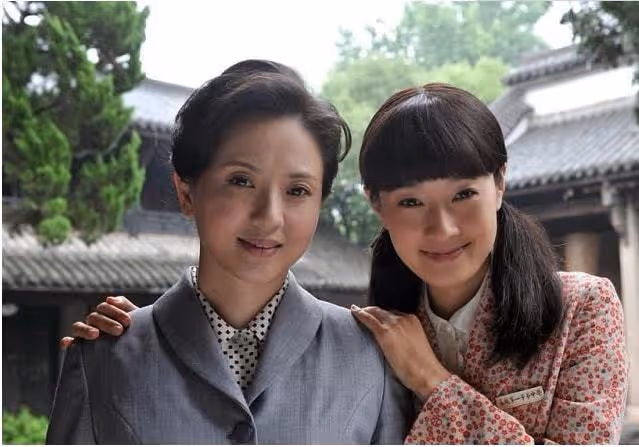 她是娛樂圈最重感情的女人,為丈夫守寡十年,女兒最後求她嫁人