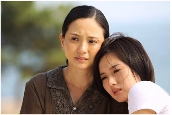 她是娛樂圈最重感情的女人,為丈夫守寡十年,女兒最後求她嫁人