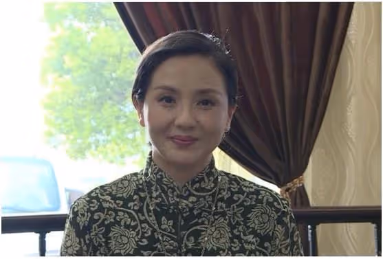 她是娛樂圈最重感情的女人,為丈夫守寡十年,女兒最後求她嫁人