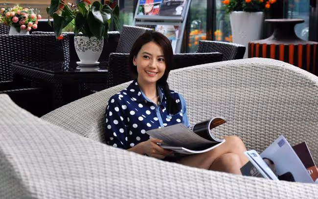 高圓圓新劇首播獲贊,9年後重返螢屏狀態佳,胡歌客串保安成驚喜