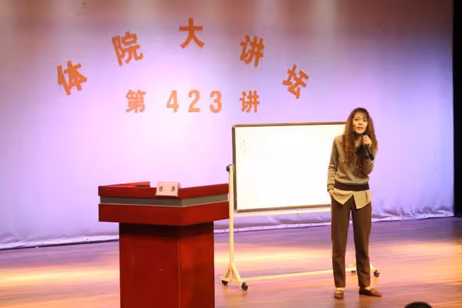 從火遍全網到銷聲匿跡，復旦美女教授陳果，是如何跌落神壇的？