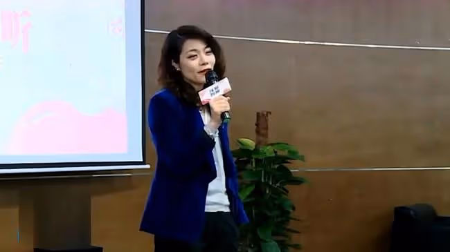 從火遍全網到銷聲匿跡，復旦美女教授陳果，是如何跌落神壇的？