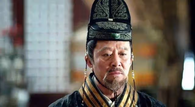 他是「最不務正業」的導演，不僅自己演戲，還帶著妻子、兒子一起