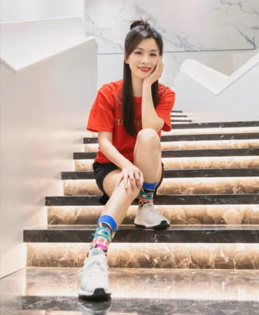 從貧困女孩到知名女星,張庭為何又走到今天這一步?