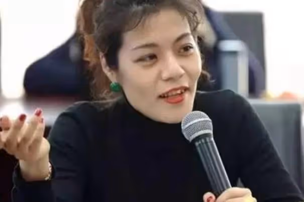 從火遍全網到銷聲匿跡，復旦美女教授陳果，是如何跌落神壇的？