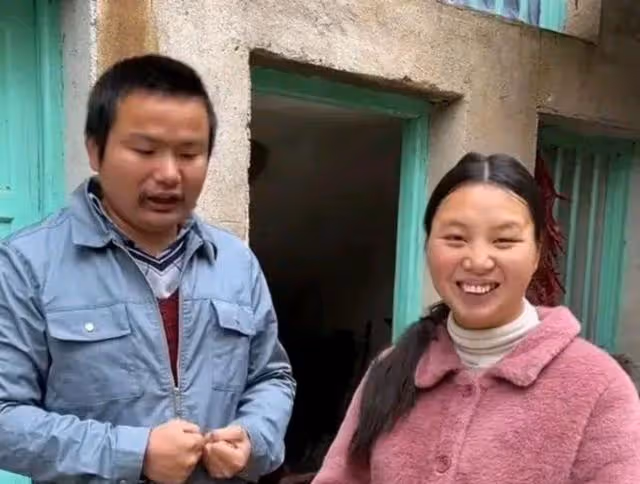 網紅牛愛芳怒懟某電視台,否認豪車豪宅,直播間情緒激動忙解釋