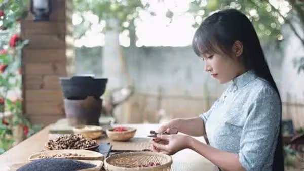 從酒吧DJ到坐擁千萬粉絲，李子柒的「清醒」，會讓多少網紅臉紅？