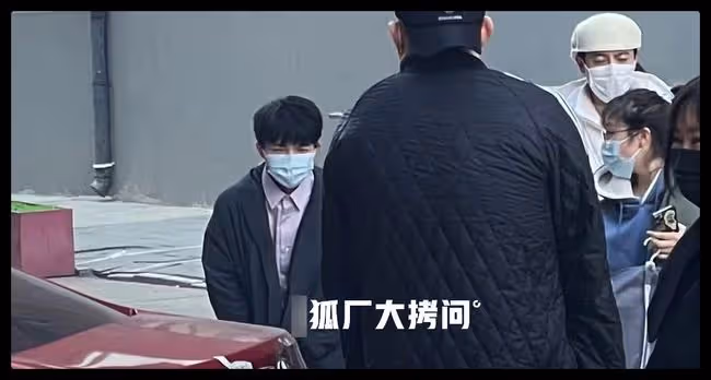 眾星錄製文聯春晚:周深凍到縮一團,「喬家兒女」合體疑同台表演