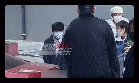 眾星錄製文聯春晚:周深凍到縮一團,「喬家兒女」合體疑同台表演