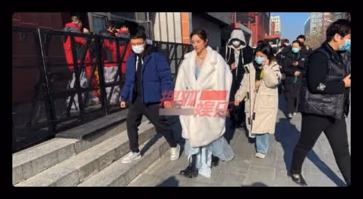 眾星錄製文聯春晚:周深凍到縮一團,「喬家兒女」合體疑同台表演