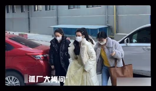 眾星錄製文聯春晚:周深凍到縮一團,「喬家兒女」合體疑同台表演