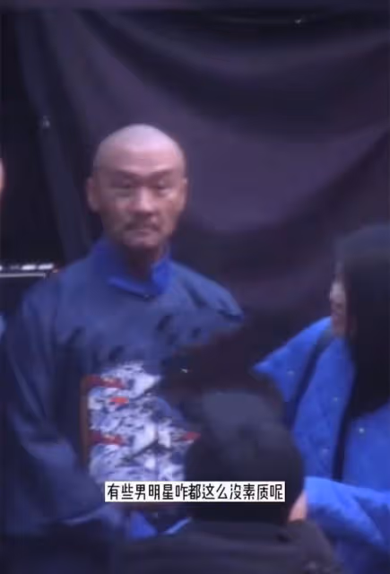 52歲黃志忠被批沒素質,在禁菸區吞雲吐霧丟菸頭,周圍滿是易燃物