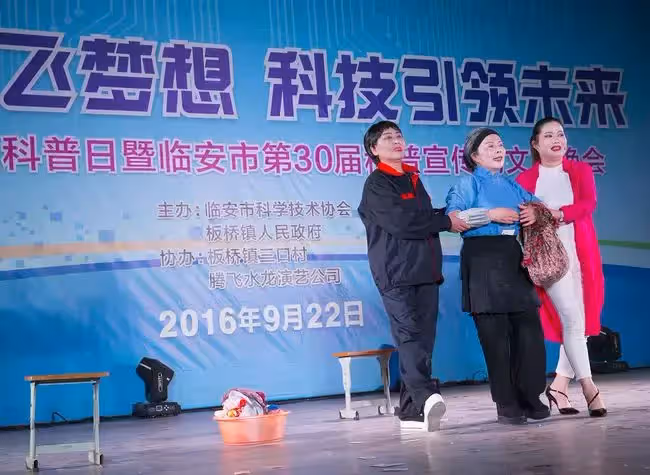 你弟弟下周結婚,你住這不方便,那就別結好了,這是陪嫁房
