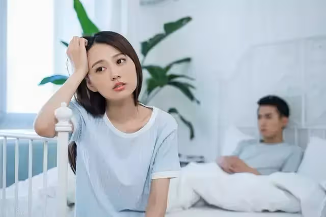 婆婆癱瘓在床，全職在家的小姑子表示：拿3000塊錢我就願意照顧