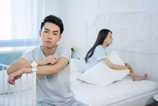 婆婆癱瘓在床，全職在家的小姑子表示：拿3000塊錢我就願意照顧