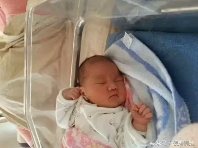 二胎我生了一個兒子,可出產房看到婆婆一家人的表現,我後悔了
