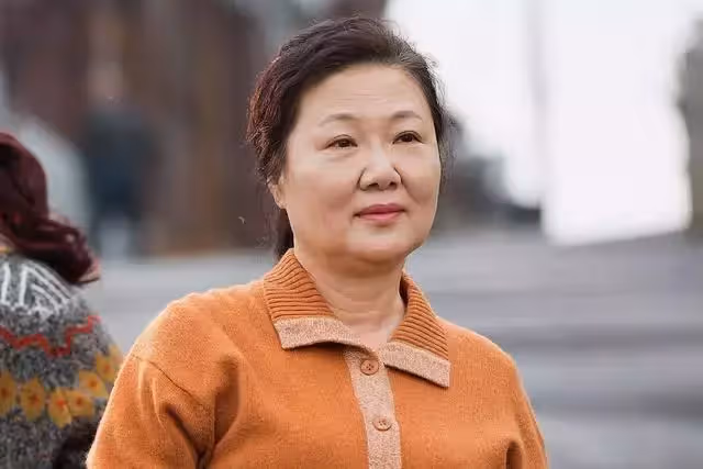 一位六旬阿姨的晚年:六千一月的退休金,在兒女家被視為「仇人」