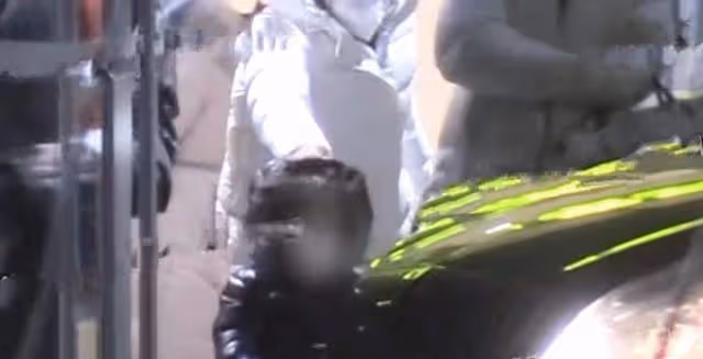 baby帶娃工作被偶遇,4歲小海綿身旁多人照顧,身高已達媽媽腰部