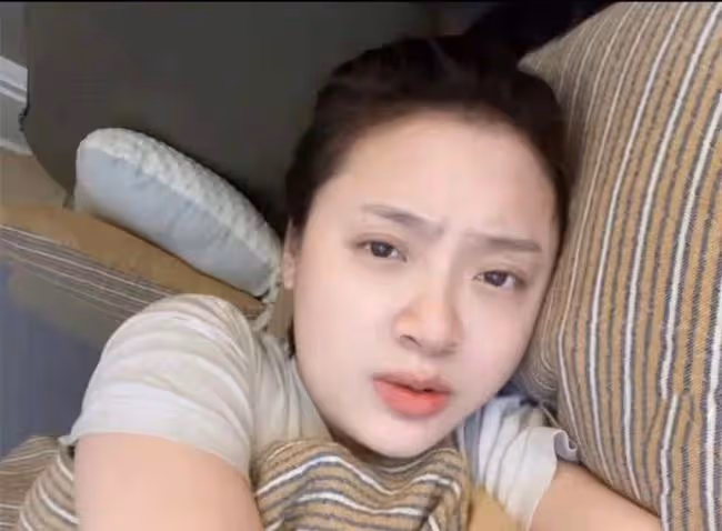 知名女星臨產前哽咽訴苦!恥骨疼到無法走路,整宿睡不著情緒失控