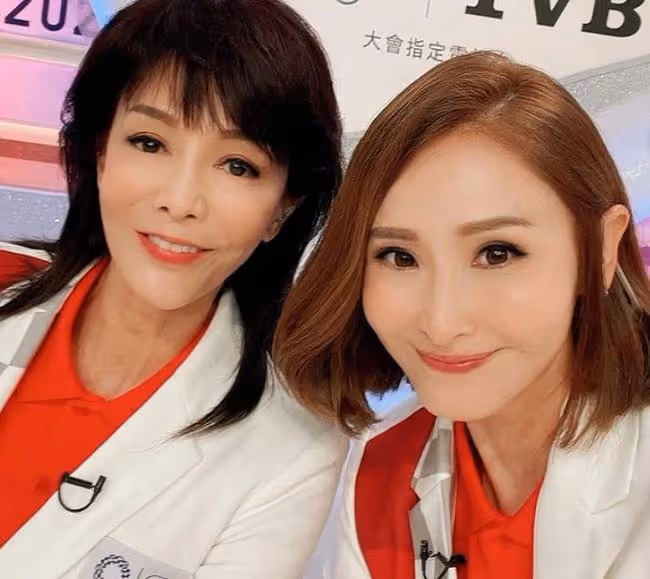 42歲TVB女星內地工作,小店首嘗豆汁眉頭緊鎖,仍堅持把它吃完