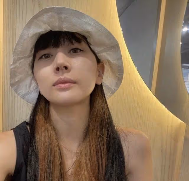 TVB視帝愛妻驚喜現身,五官精緻身材凹凸有致,氣質不輸同場女星