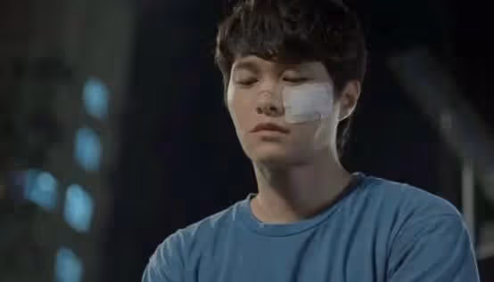 香港帥氣歌手憑TVB新劇角色出圈，去年與邵氏簽約，首次挑戰反派