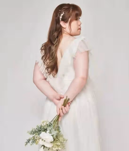肥不是罪!TVB女星為大碼婚紗品牌拍廣告,盡顯清純一面仙氣滿溢
