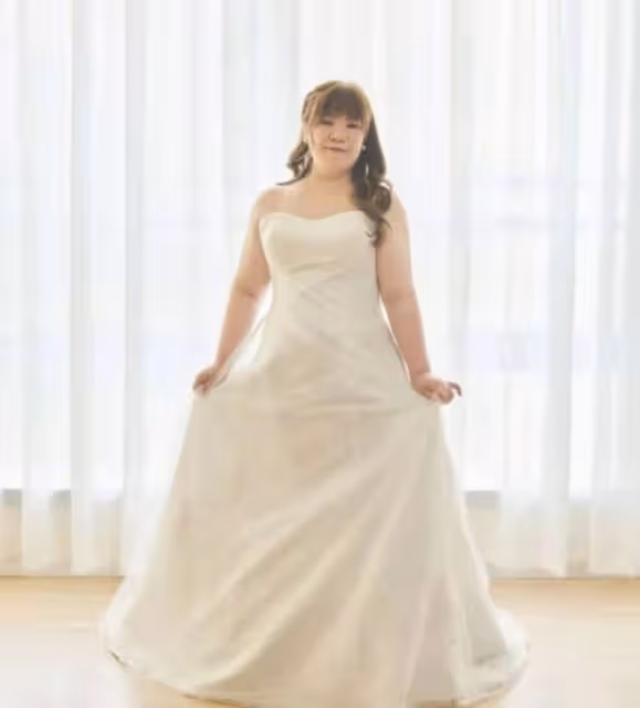 肥不是罪!TVB女星為大碼婚紗品牌拍廣告,盡顯清純一面仙氣滿溢