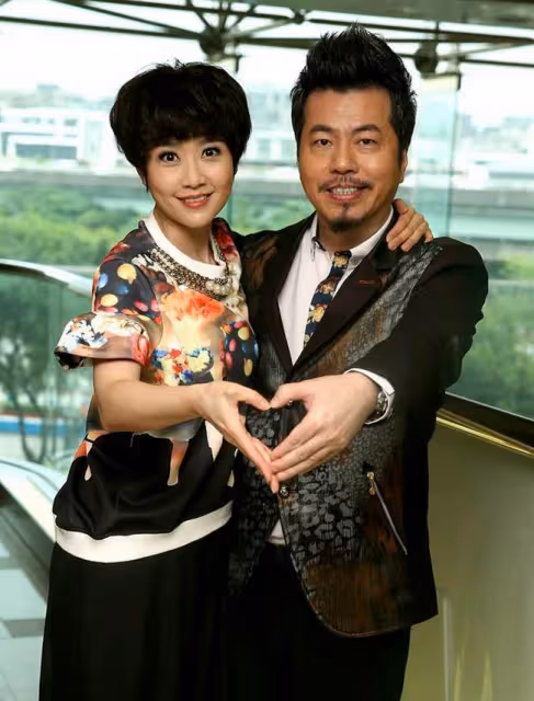 50歲女星回台探親,自曝在內地直播實現財富自由,月營收超4600萬
