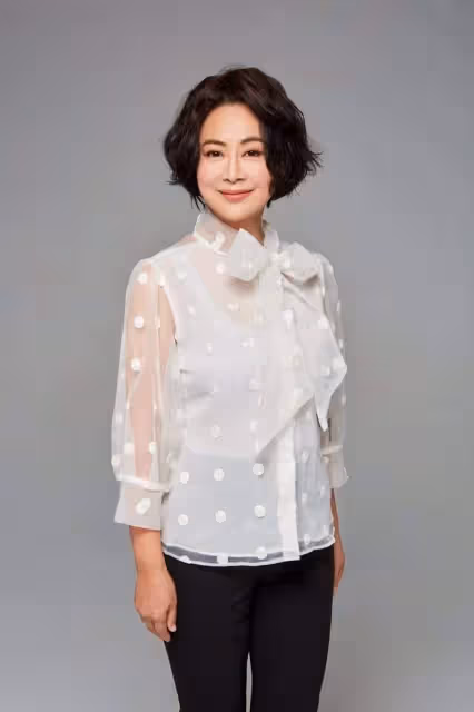 56歲女星自曝想出家,父親欠債弟弟多次進監獄,3年內痛失3位親人