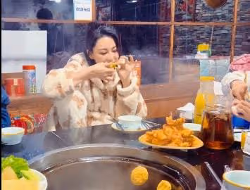 張馨予後知後覺,感嘆自己當時跳的拖拉機舞:現在看來居然有點二