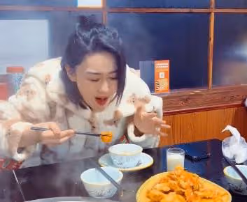 張馨予後知後覺,感嘆自己當時跳的拖拉機舞:現在看來居然有點二