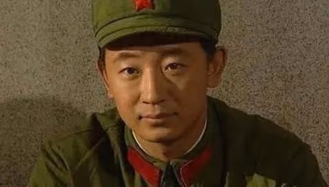 7年前，那個因「夜宿門」身敗名裂的黃海波，如今過得怎麼樣了？