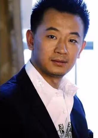 7年前，那個因「夜宿門」身敗名裂的黃海波，如今過得怎麼樣了？