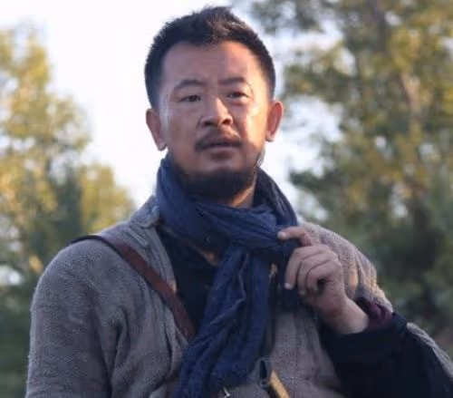 7年前，那個因「夜宿門」身敗名裂的黃海波，如今過得怎麼樣了？