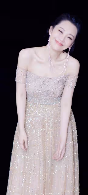 被稱為中國最美酒窩美女,眾多宅男夢中情人,今52歲狀態驚艷眾人
